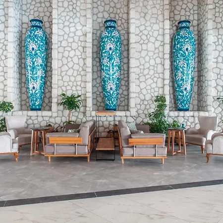 Royal Style Hotel 5*